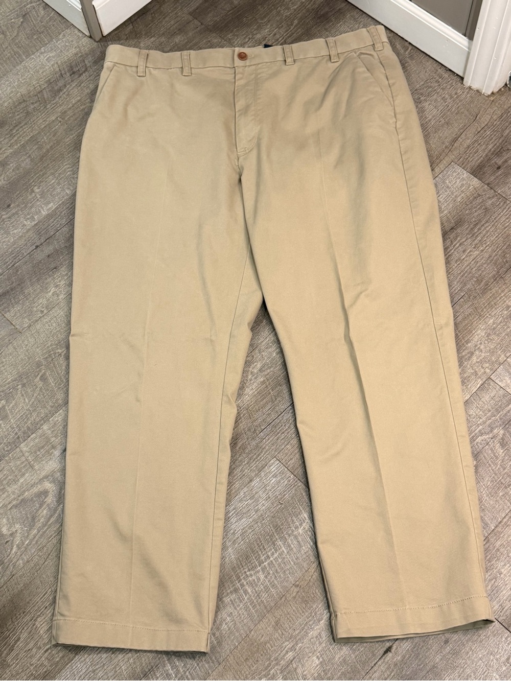 Izod Men's Tan Straight-Fit Chinos